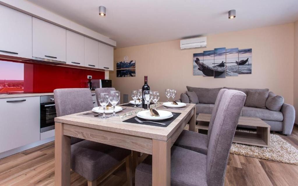 Apartments Marina マリンスカ エクステリア 写真