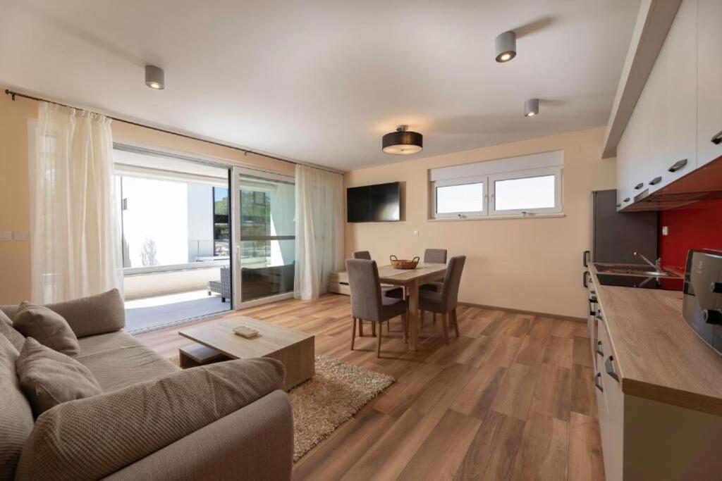 Apartments Marina マリンスカ エクステリア 写真